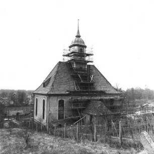 Dresden-Pillnitz. Weinbergkirche "Zum heiligen Geist" (1723-1725; M. D. Pöppelmann). Ansicht von Nordost (teilweise eingerüstet)