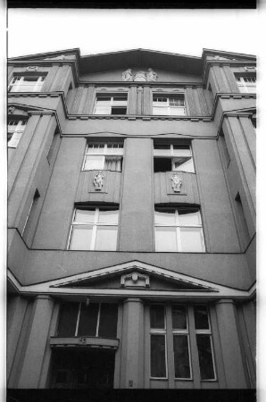 Kleinbildnegative: Mietshaus, Handjerystr. 24, 1981