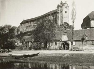 Wettin. Burg (961 erwähnt). Ansicht von der Saale (von Südost)