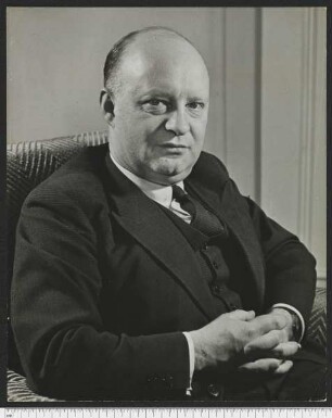 Porträtaufnahme Paul Hindemith