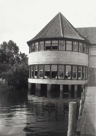 Bad Zwischenahn, Restaurant "Fährhaus" : Bad Zwischenahn. Restaurant "Fährhaus". Ansicht vom Zugangssteg