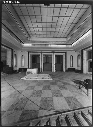 Karl-Marx-Stadt (Chemnitz), Theaterplatz 4. Interhotel "Chemnitzer Hof" (1930; H. Straumer). Foyer