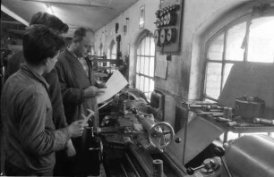 Lehrlingsausbildung bei der Maschinenfabrik Lorenz in Ettlingen.