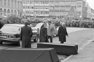 Attentat der Rote Armee Fraktion RAF auf Generalbundesanwalt Siegfried Buback, seinen Kraftfahrer Wolfgang Göbel und Justizhauptwachtmeister Georg Wurster. Staatsakt mit Trauerfeier in der Evangelischen Stadtkirche Karlsruhe