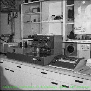 Differential Scanning Calorimeter der Firma Perkin-Elmer am Institut für Material- und Festkörperforschung (IMF)