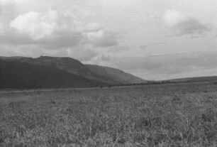 Bruchstufe am Mount Hanang : Bergkette und Savanne