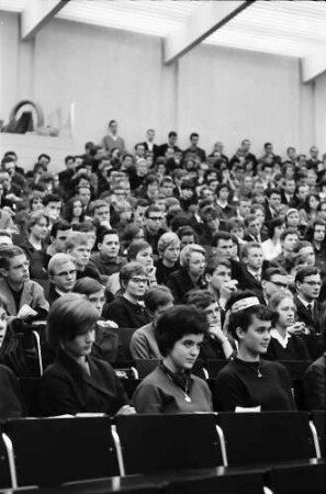 Freiburg: Audimax, Immatrikulationsfeier, Studenten