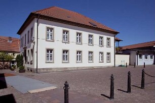 Kath. Pfarrhaus (Kath. Pfarrhaus); Hünfeld, Kirchplatz 3