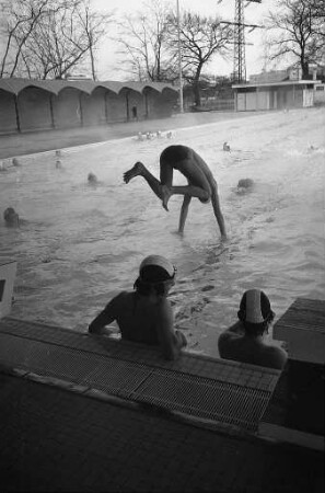 Eröffnung der Badesaison im Rheinhafenbad
