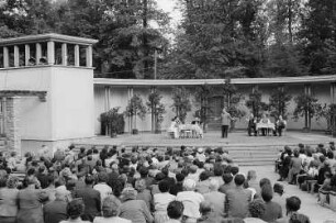 Eine Musikveranstaltung auf der Freilichtbühne im Clara-Zetkin-Park