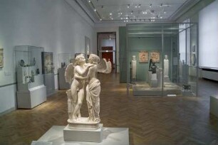 Blick in Raum 5 der Dauerausstellung der Antikensammlung im Alten Museum (Obergeschoss): Römische Villen - Luxus als Lebensform