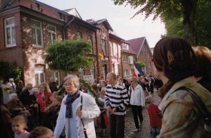 Kindervogelschießen: Umzug am Kirchberg