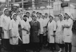 Arbeiterinnen im VEB Fischwerk
