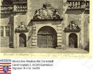 Darmstadt, Schlosshof / Portal zum Glockenbau