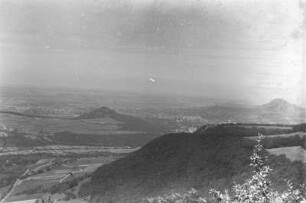 Georgenberg und Achalm : Blick vom Felsen Wackerstein auf den Albrand mit Georgenberg (links) und Achalm (rechts)