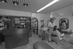 Friseursalon "Le Figaro" in der Grötzinger Straße 36. Neueröffnung