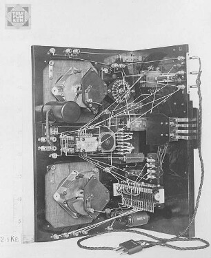 Großer Audionempfänger von Telefunken, geöffnet : Technikgeschichte | Physik | Elektrizität | Drahtlose Telegraphie und Telephonie