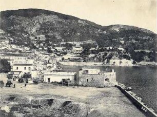 Villefranche-sur-Mer. Blick über den Hafen zur Stadt