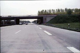 Fahrbahn West (Karlsruhe Richtung Basel): Brücke von Norden
