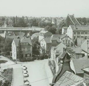 Friedrich-Wieck-Straße. Blick nach Südwesten über die Elbe