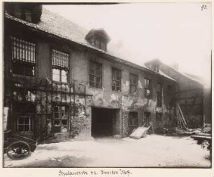 Wohnhaus Stralauer Straße 42, Berlin-Mitte: Ansicht vom zweiten Hof (aus: Julius Kohte, Alt-Berlin, Bauwerke in Berlin und Charlottenburg, aufgenommen 1907-1914)