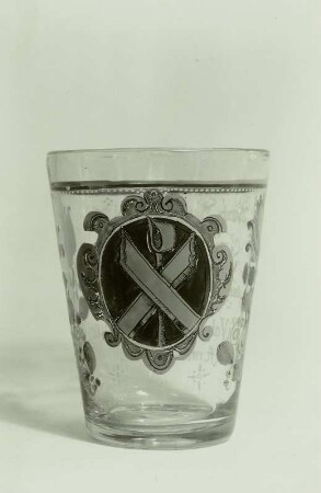 Becher mit Zunftwappen der Brauer und Mälzer