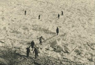 Eissprengung 1954 der Felsenstrecke am Rhein