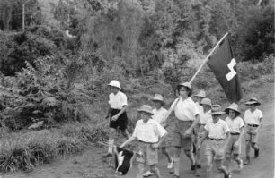 Jugendorganisation : Jugendorganisation der deutschen Schule von Lushoto auf Wanderschaft.