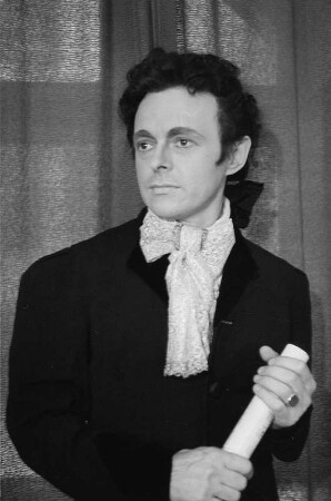 Szenenbilder aus der Oper "Der Barbier von Sevillia" an der Deutschen Oper in Berlin