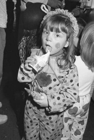Kindermaskenball in der Gartenhalle, veranstaltet vom Festausschuss Karlsruher Fastnacht FKF