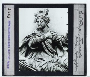 München, Residenz,München, Residenz, Portale des Maximiliansbaus : Giebelfigur Temperantia