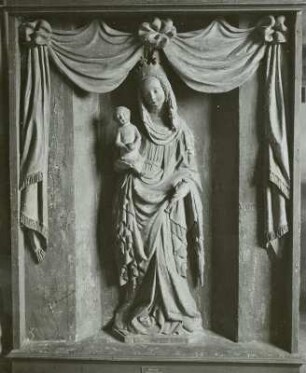 Schrein mit Maria