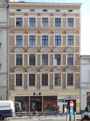 Mietshaus & Gewerbebau; Berlin, Neukölln