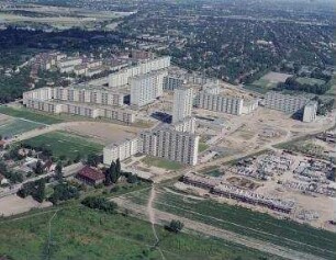 Luftaufnahme, Blick von Süd-Osten auf die John-Locke-Siedlung. Berlin-Lichtenrade, John-Locke-Straße