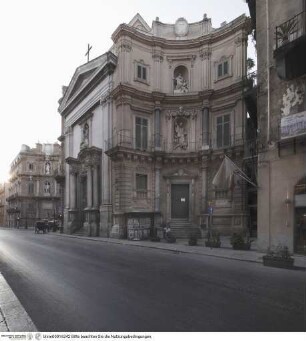 San Giuseppe dei Teatini, Fassade zur Via Vittorio Emanuele