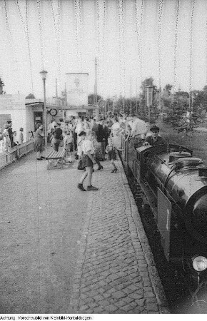Dresden, Großer Garten. Pioniereisenbahn (Parkeisenbahn), 5. August 1952