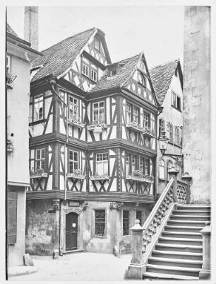 Haus zu den vier Gekrönten