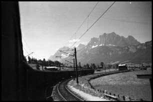 St. Johann: Strecke vom Kaisergebirge [aus Zug heraus]