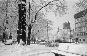 Karlsruher Innenstadt im Schnee.