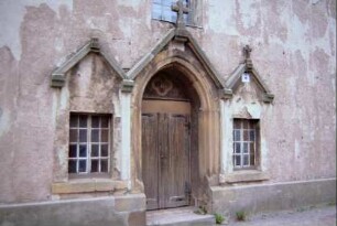 Eingangsportal der Dorfkirche