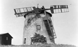 Vierkirchen-Arnsdorf. Holländerwindmühle