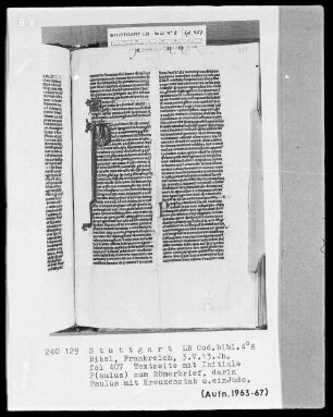 Lateinische Taschenbibel — Initiale P (aulus), darin der Apostel Paulus und ein Jude, Folio 407recto