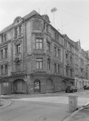 Wohn- und Geschäftshaus
