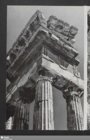 Agrigent. Säulen und Gebälk des sogenannten Dioskuren-Tempels