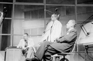 Szenenbilder aus dem Stück "Julius Fucik" von Juri Burjakowski am Deutschen Theater Berlin : Szenenbild