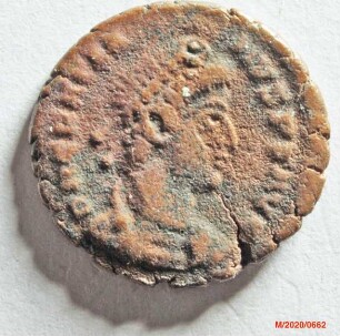 Römische Münze, Nominal Centenionalis, Prägeherr Gratian, Prägeort Arles, Original