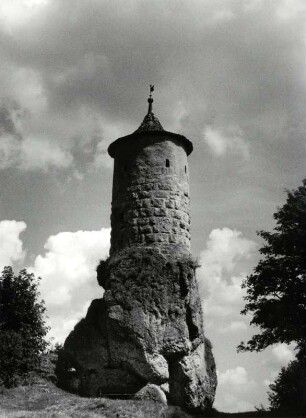 Der "steinerne Beutel", ehm. Schloßturm, ist das Wahrzeichen der Stadt Waischenfeld
