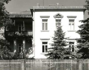 Radebeul, Reichsstraße 15. Wohnhaus (um 1895)