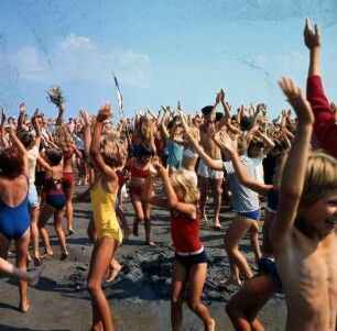 Büsum. Spiele beim Wattenlaufen : Büsum. Unterhaltsame Spiele beim Wattenlaufen