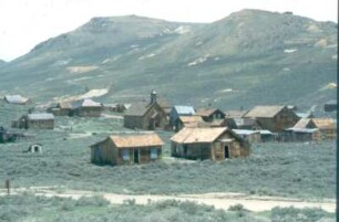 Bodie. Blick auf die einstige Goldgräberstadt, die 1962 zu einem staatlich geschützten historischen Park erklärt wurde